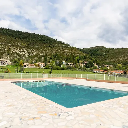 Dom wakacyjny Welcoming With Swimming Pool In Castellane
